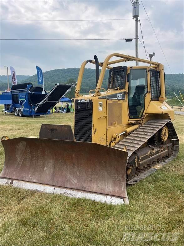 CAT D5N Buldožeri gusjeničari