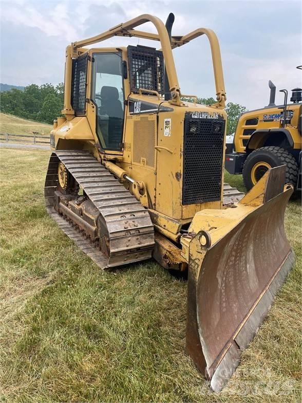 CAT D5N Buldožeri gusjeničari