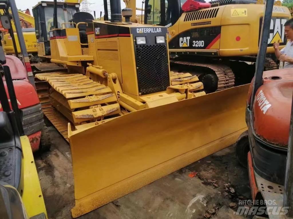 CAT D 4 C Buldožeri gusjeničari