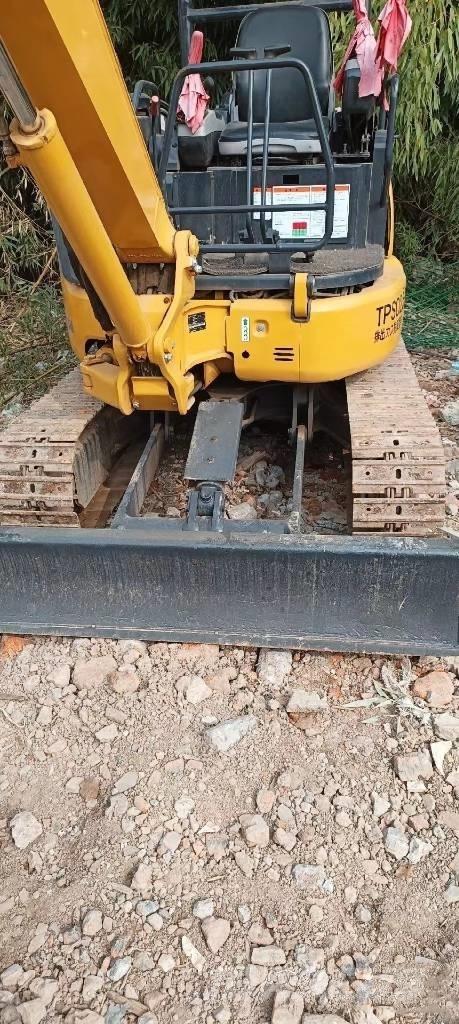 Komatsu PC35 Mini bageri <7t