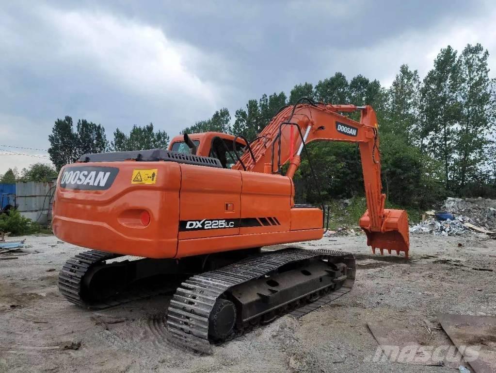 Doosan DX 225 LC Bageri gusjeničari