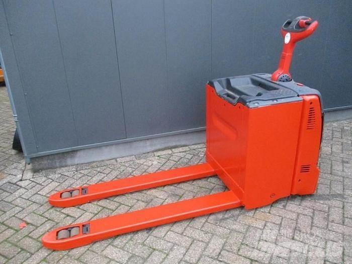 Linde T30 Nisko podizni električni viličar