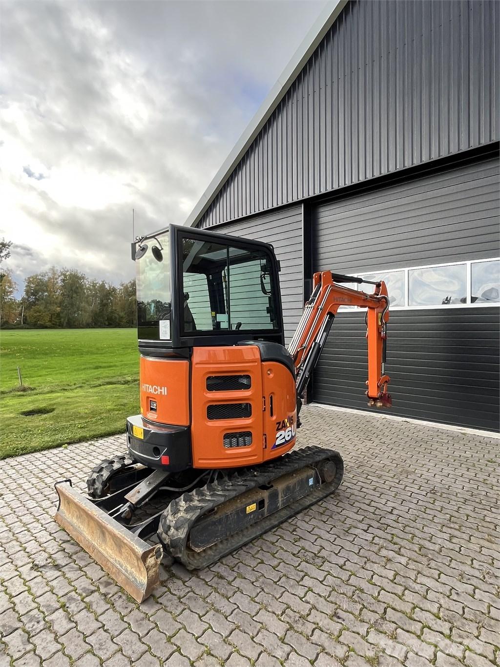 Hitachi ZX 26 U-6 CR Mini bageri <7t