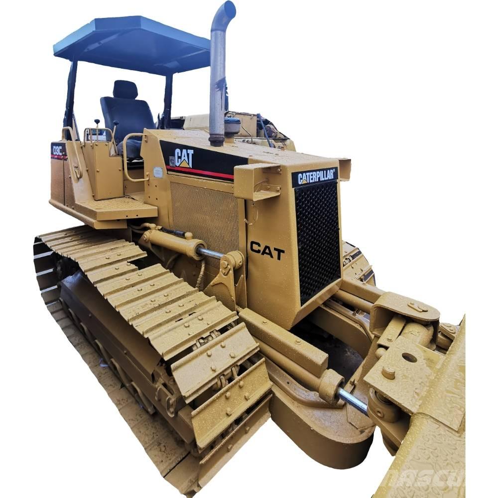 CAT D3C Buldožeri gusjeničari