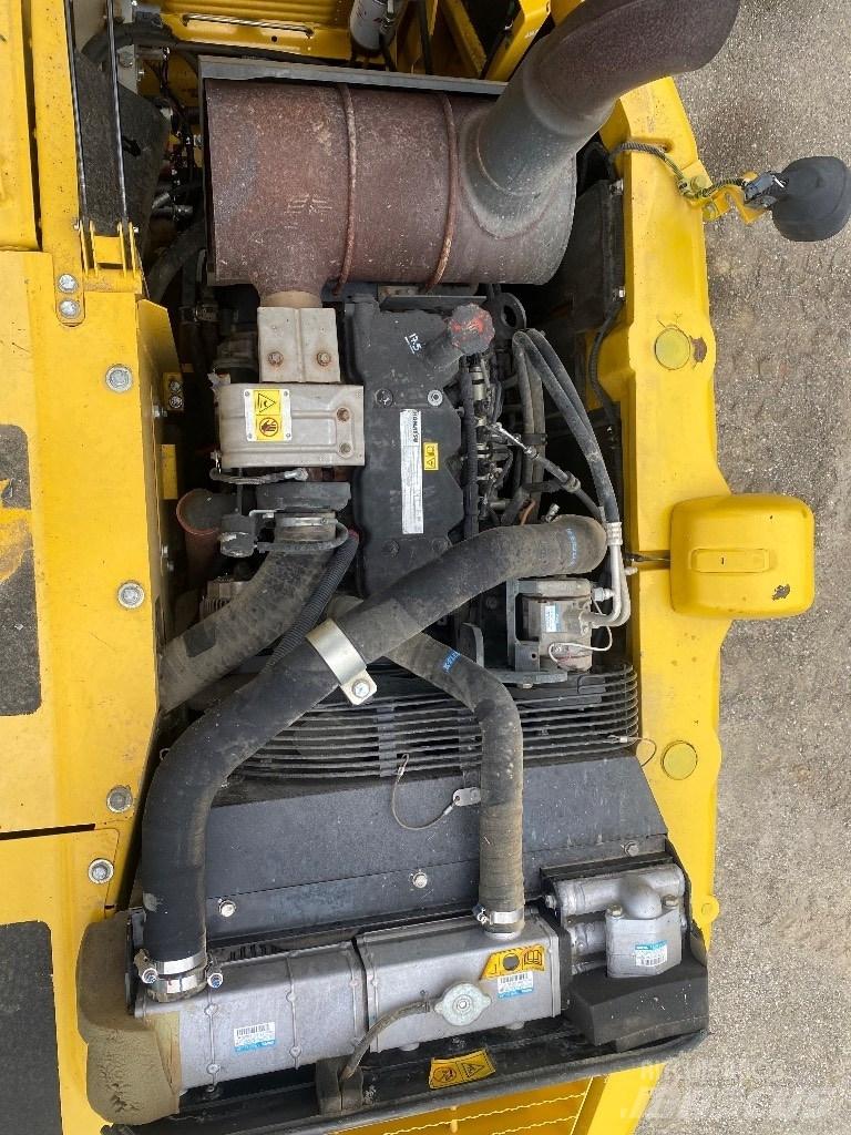 Komatsu PW 148-8 Bageri na kotačima