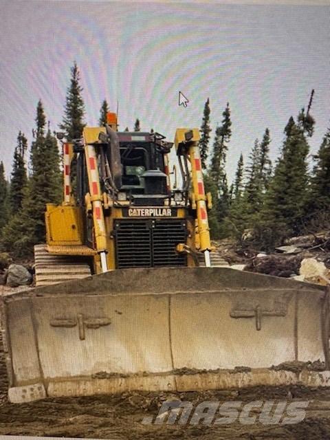 CAT D 6 T Buldožeri gusjeničari
