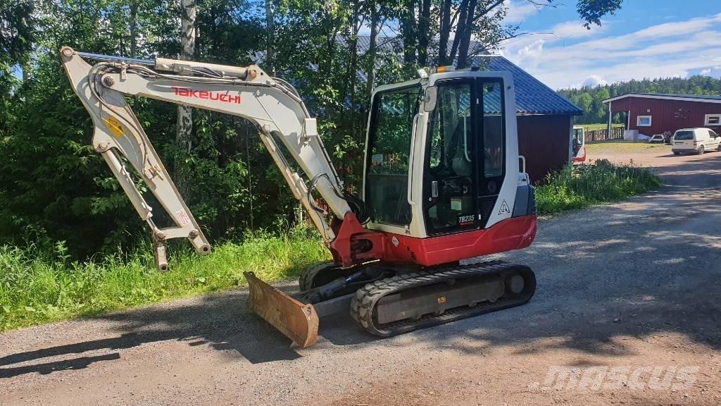 Takeuchi TB235 Mini bageri <7t
