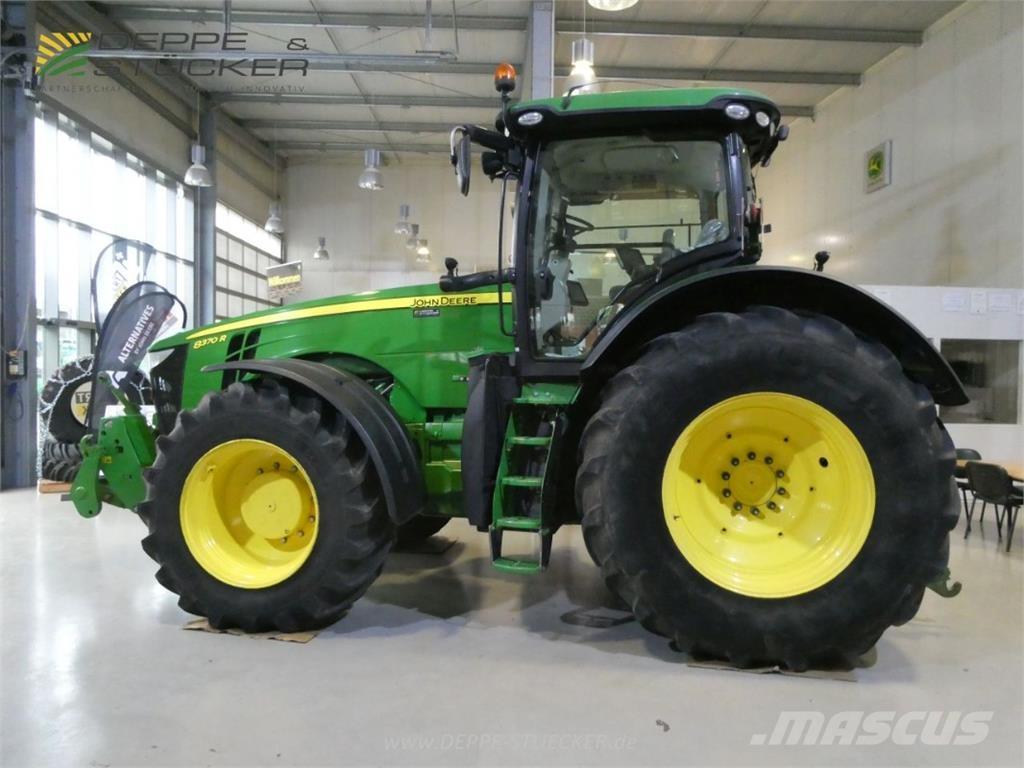 John Deere 8370R Traktori