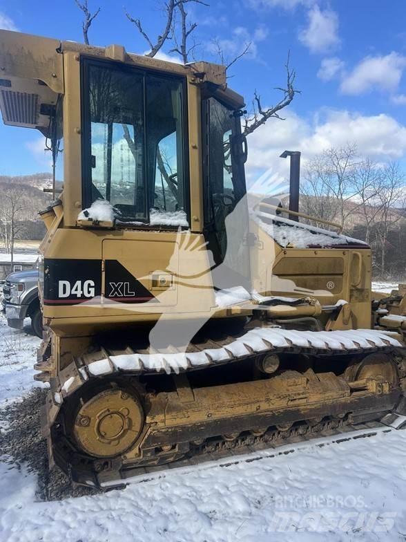 CAT D4G XL Buldožeri gusjeničari