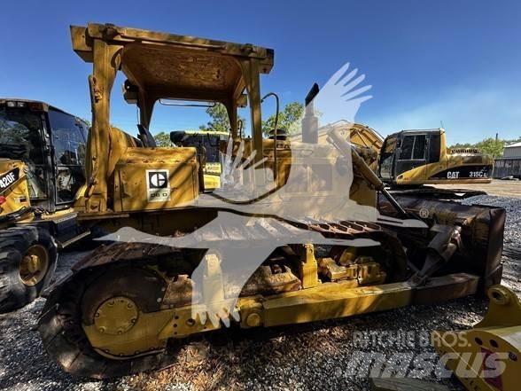 CAT D6D Buldožeri gusjeničari