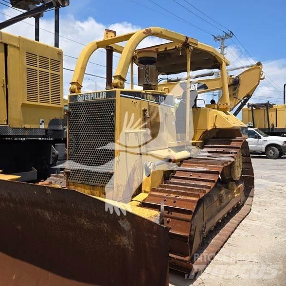 CAT D6M Buldožeri gusjeničari