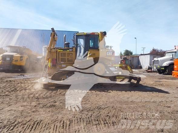 CAT D6T Buldožeri gusjeničari