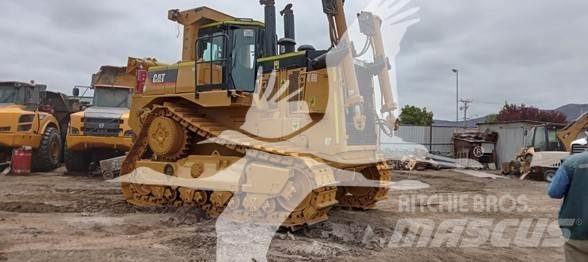 CAT D8T Buldožeri gusjeničari