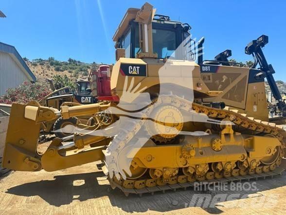 CAT D8T Buldožeri gusjeničari