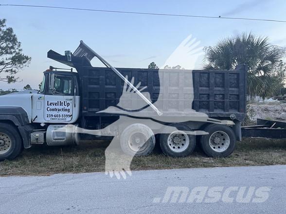 Mack RD688S Kiper kamioni