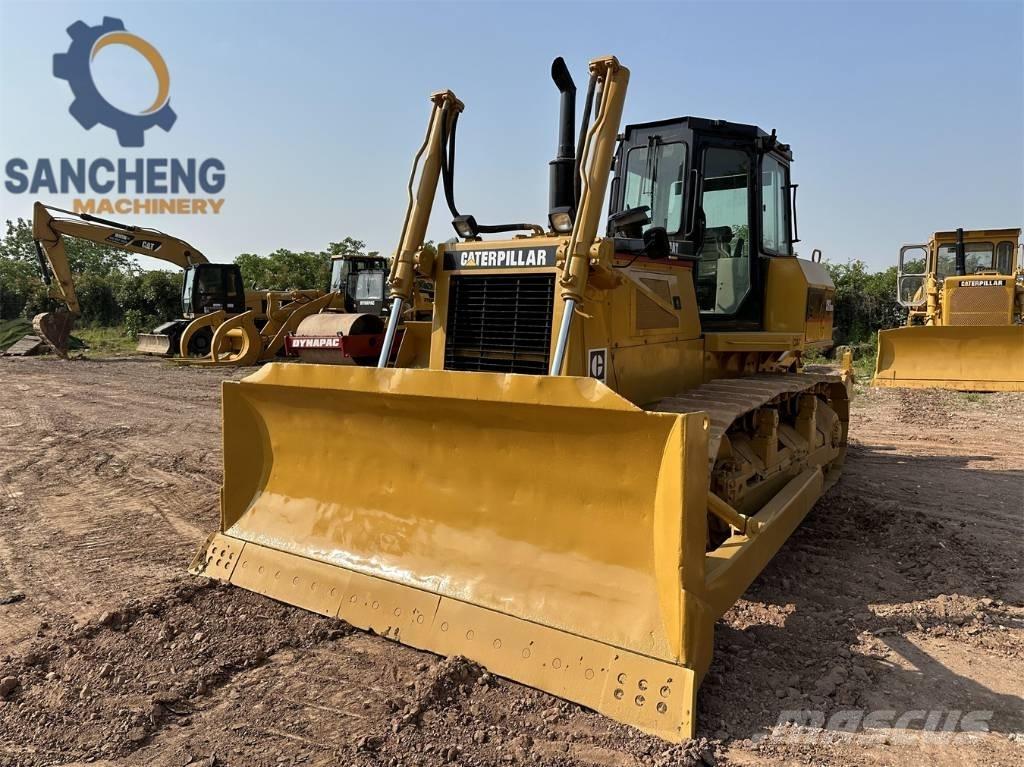 CAT D6G Buldožeri gusjeničari