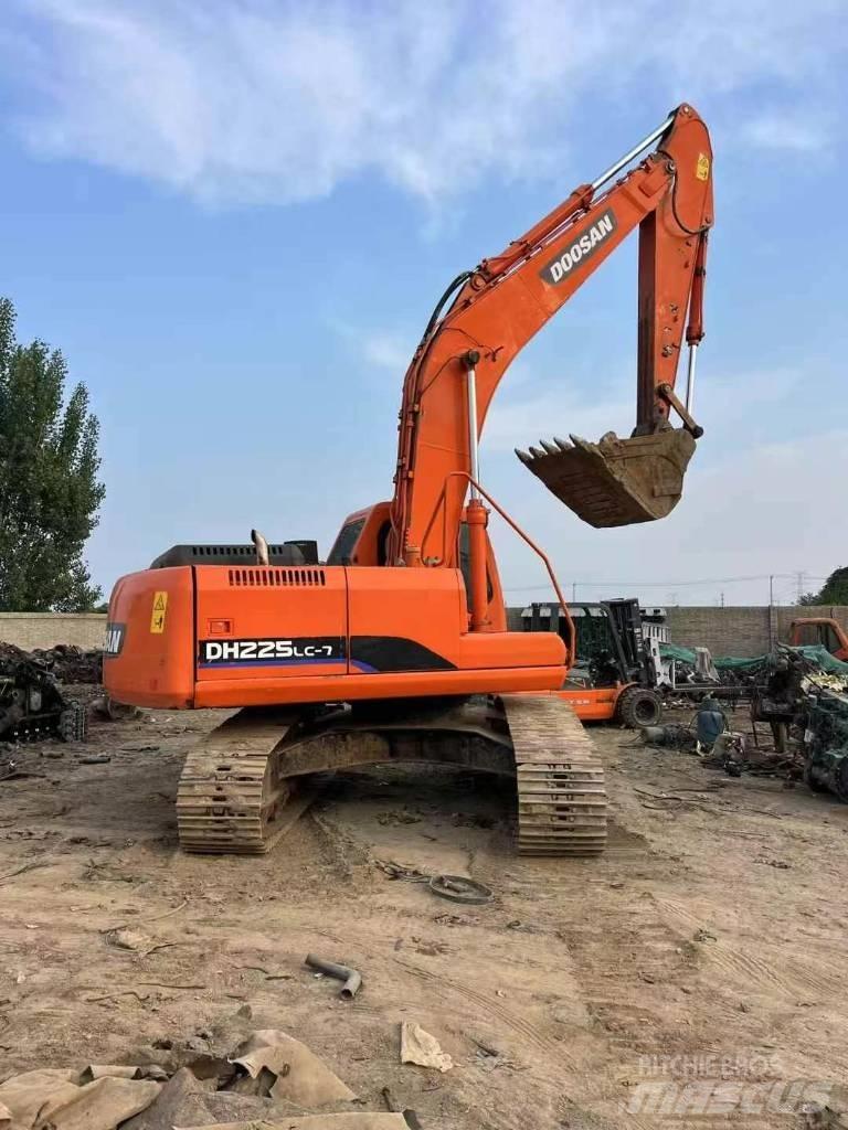 Doosan DH 225 LC-7 Bageri gusjeničari