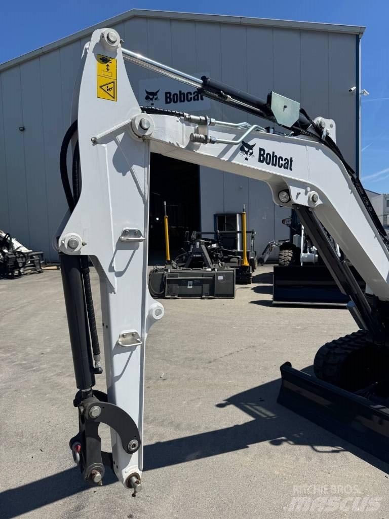 Bobcat E35z Mini bageri <7t