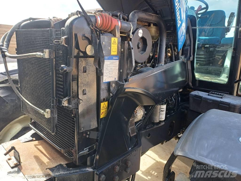 New Holland T7030AC Traktori