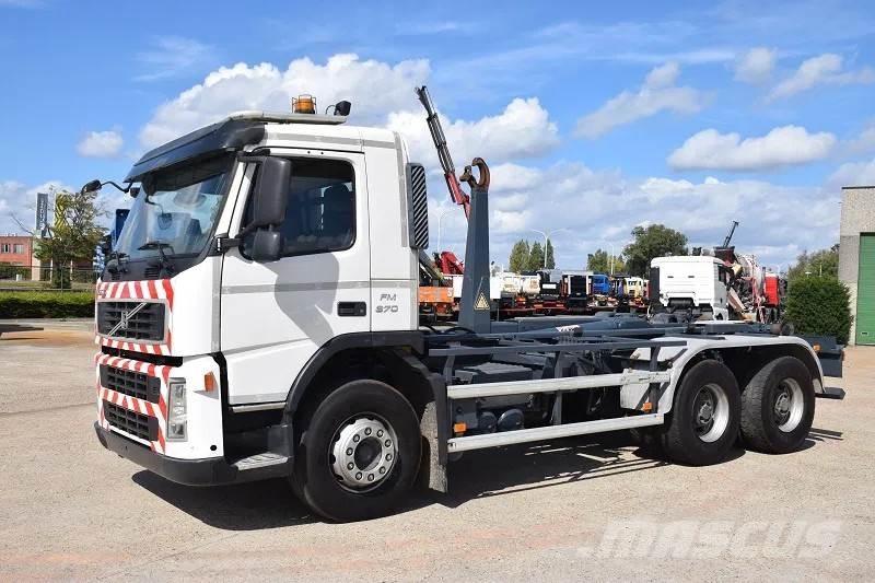Volvo FM 370 Rol kiper kamioni s kukama za dizanje