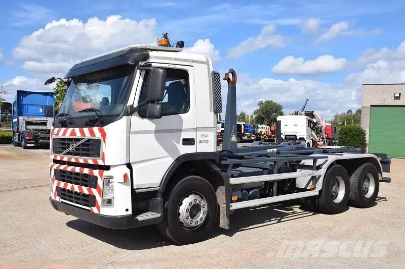 Volvo FM 370 Rol kiper kamioni s kukama za dizanje