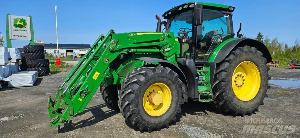 John Deere 6215R Traktori