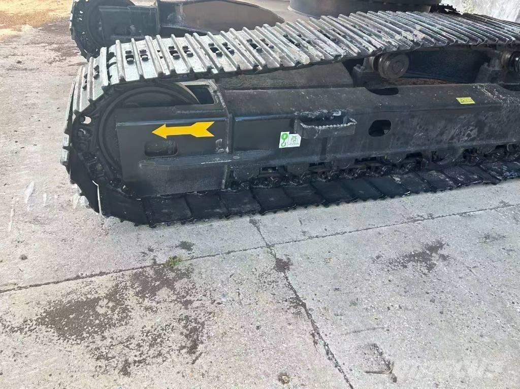 Doosan 225 Bageri gusjeničari