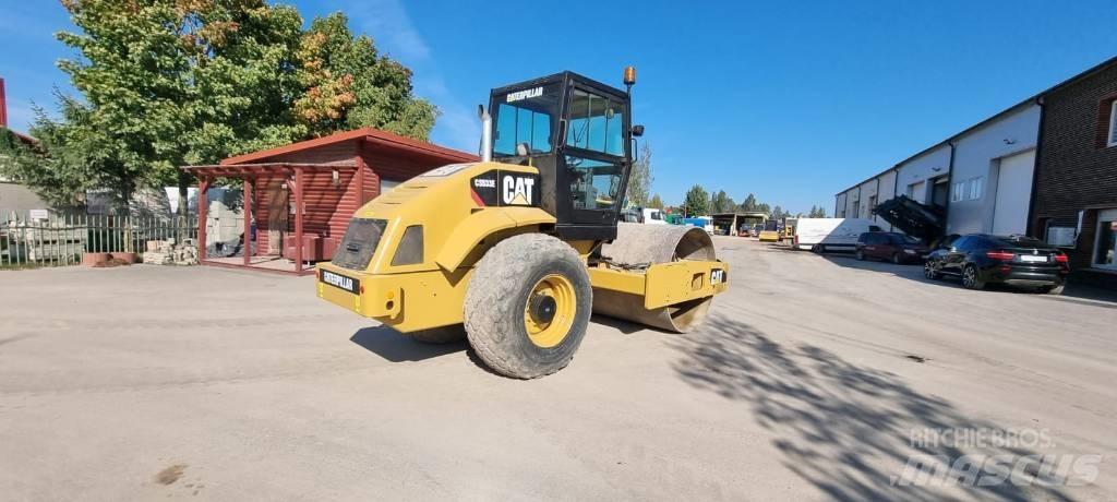 CAT CS 533 Valjci sa jednim bubnjem
