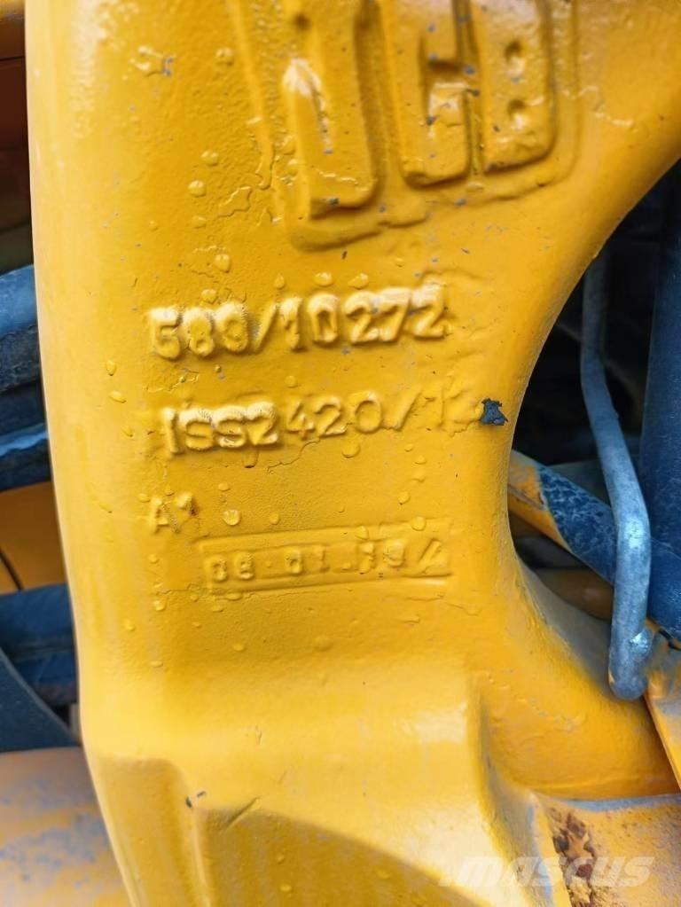 JCB 3 CX Bageri na kotačima