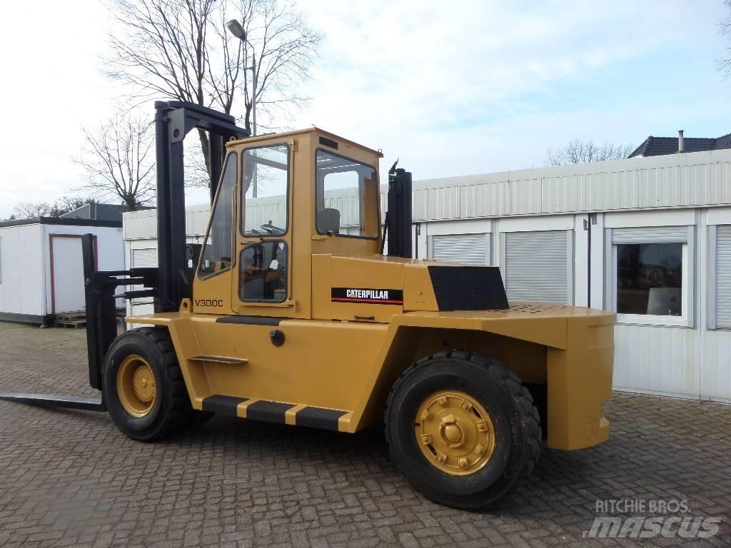 CAT V 300 C Dizelski viličari