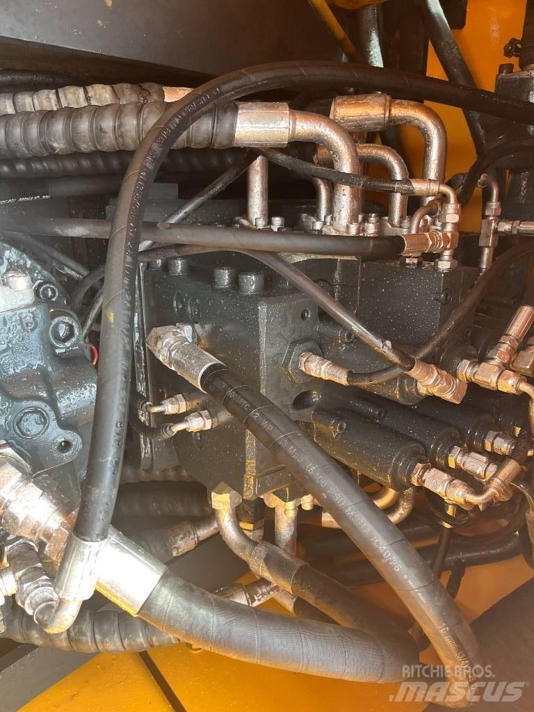 Hyundai 220LC-9S Bageri gusjeničari