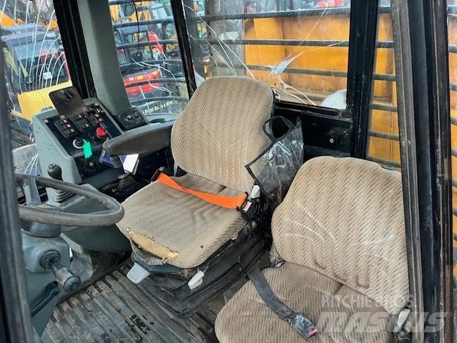 JCB 714 Zglobni demperi