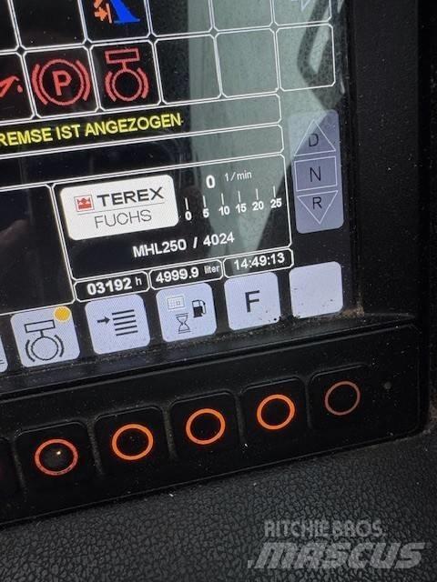 Fuchs TEREX 250MHL Bageri za manipuliranje materijalom / otpadom