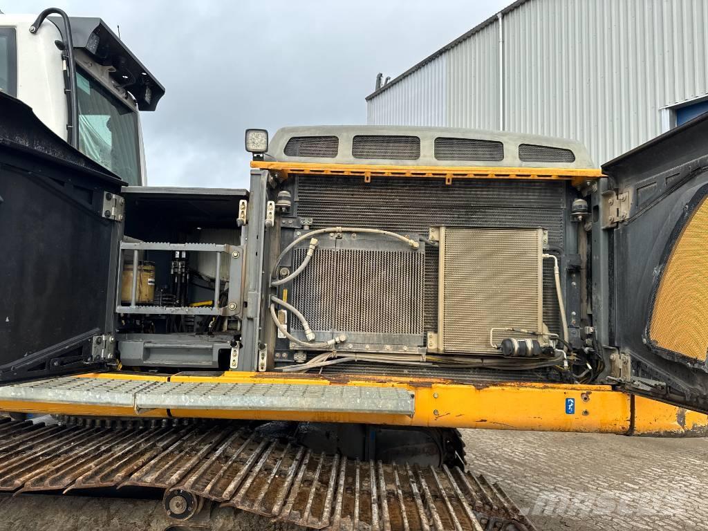 Liebherr R 946 Bageri gusjeničari