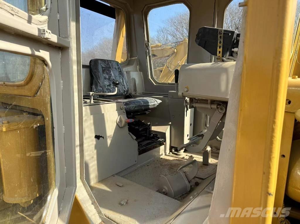CAT D 8 K Buldožeri gusjeničari