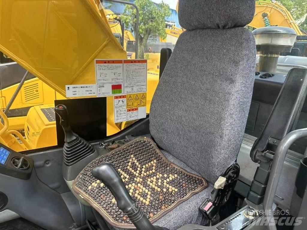 Komatsu PC 220 Bageri gusjeničari