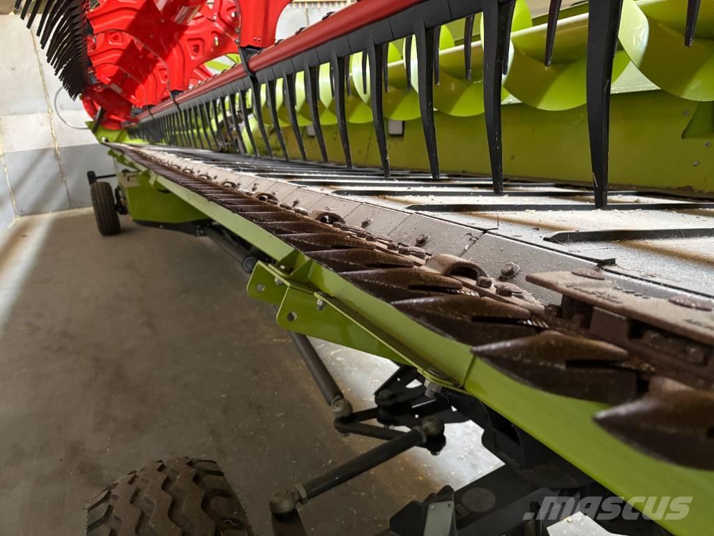 CLAAS LEXION 8800 TT Kombajni