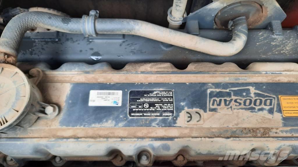 Doosan DX 300 LC-5 Bageri gusjeničari