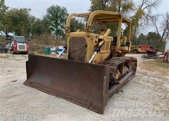 CAT D6C Buldožeri gusjeničari