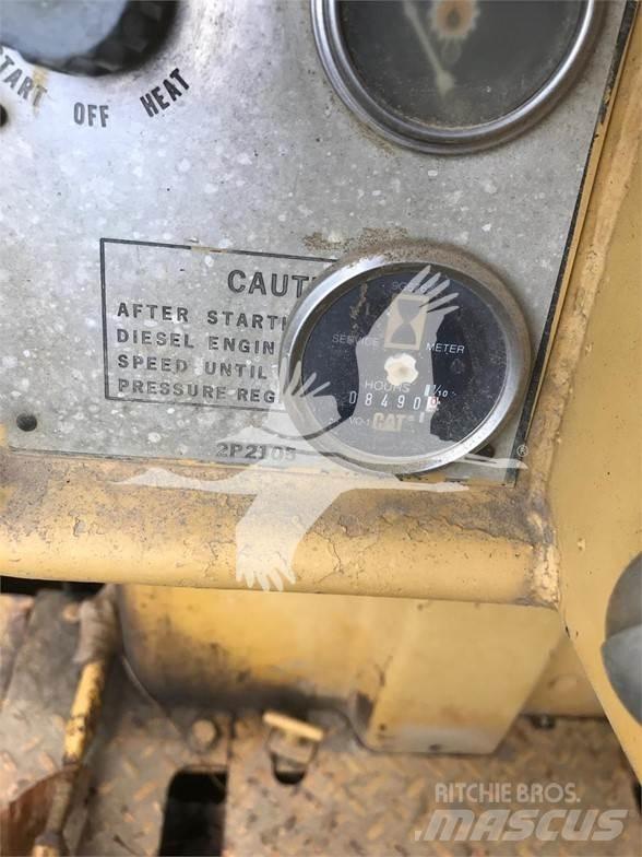 CAT D6C Buldožeri gusjeničari