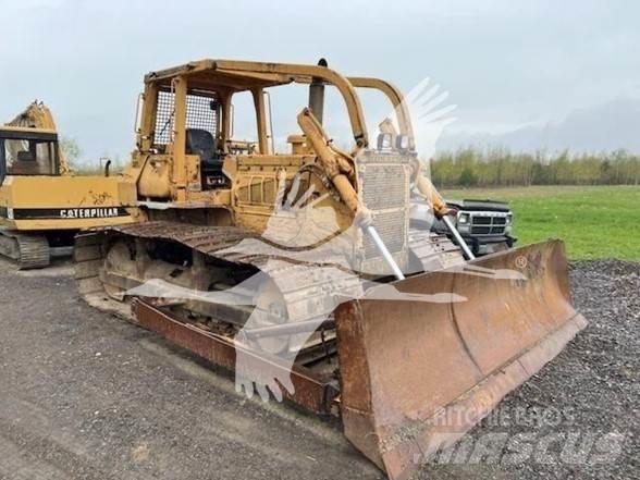 Komatsu D65P-7 Buldožeri gusjeničari