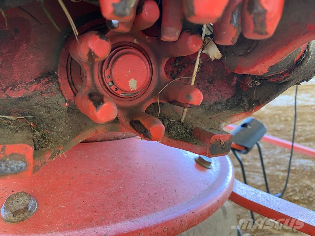 Kuhn GF 6502 Okretači i sakupljači sijena