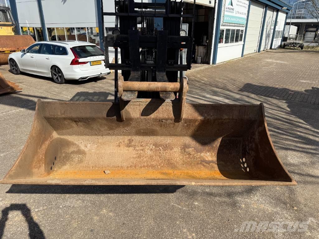 Komatsu HB 215 LC-2 Bageri gusjeničari