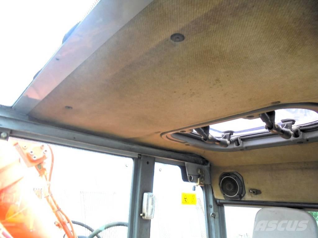 Hitachi FH 130 W-3 Bageri na kotačima
