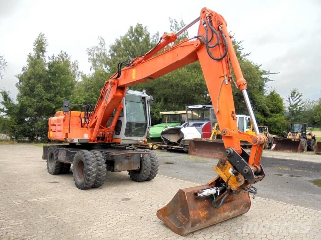 Hitachi FH 130 W-3 Bageri na kotačima
