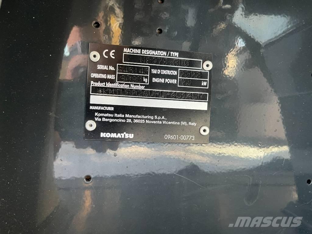 Komatsu WB 97 S-8 Utovarni rovokopači