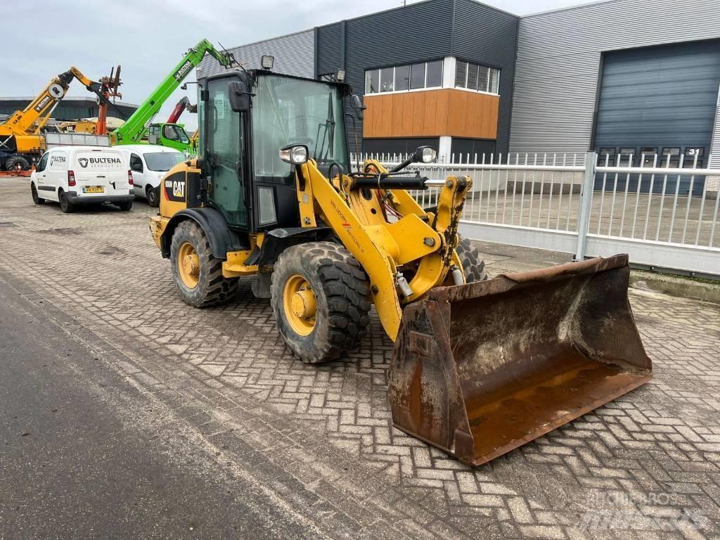 CAT 906 M Utovarivači na kotačima