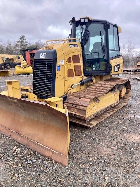 CAT D 3 K 2 LGP Buldožeri gusjeničari