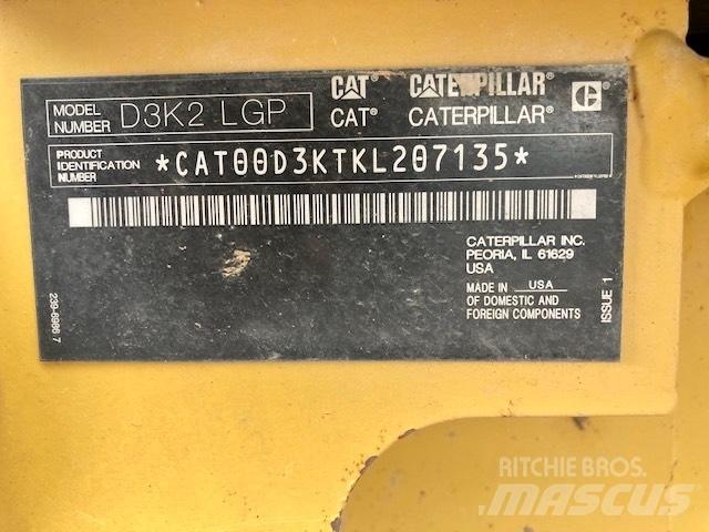 CAT D 3 K 2 LGP Buldožeri gusjeničari