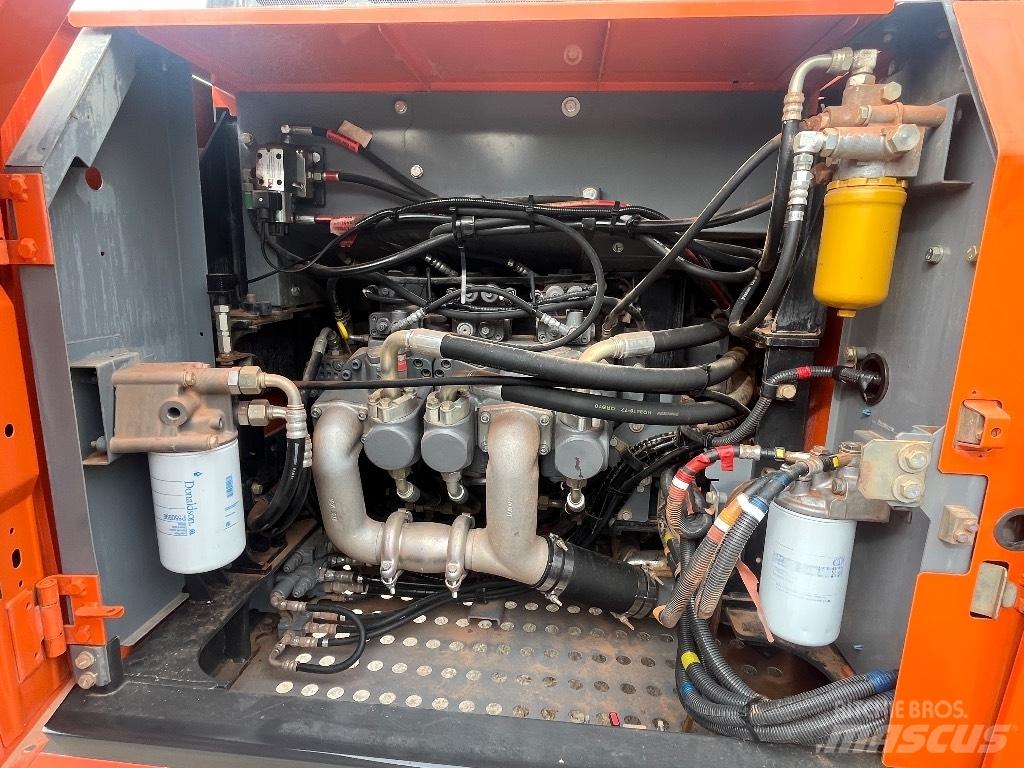 Hitachi ZX 250 LC-6 Bageri gusjeničari